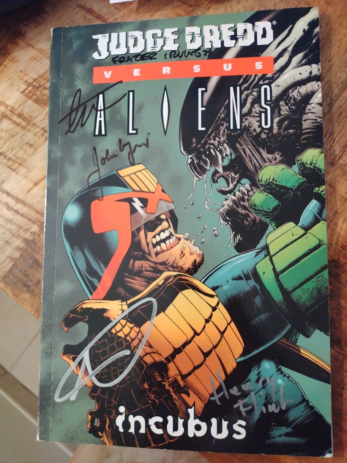 Judge Dredd Vs Aliens cover