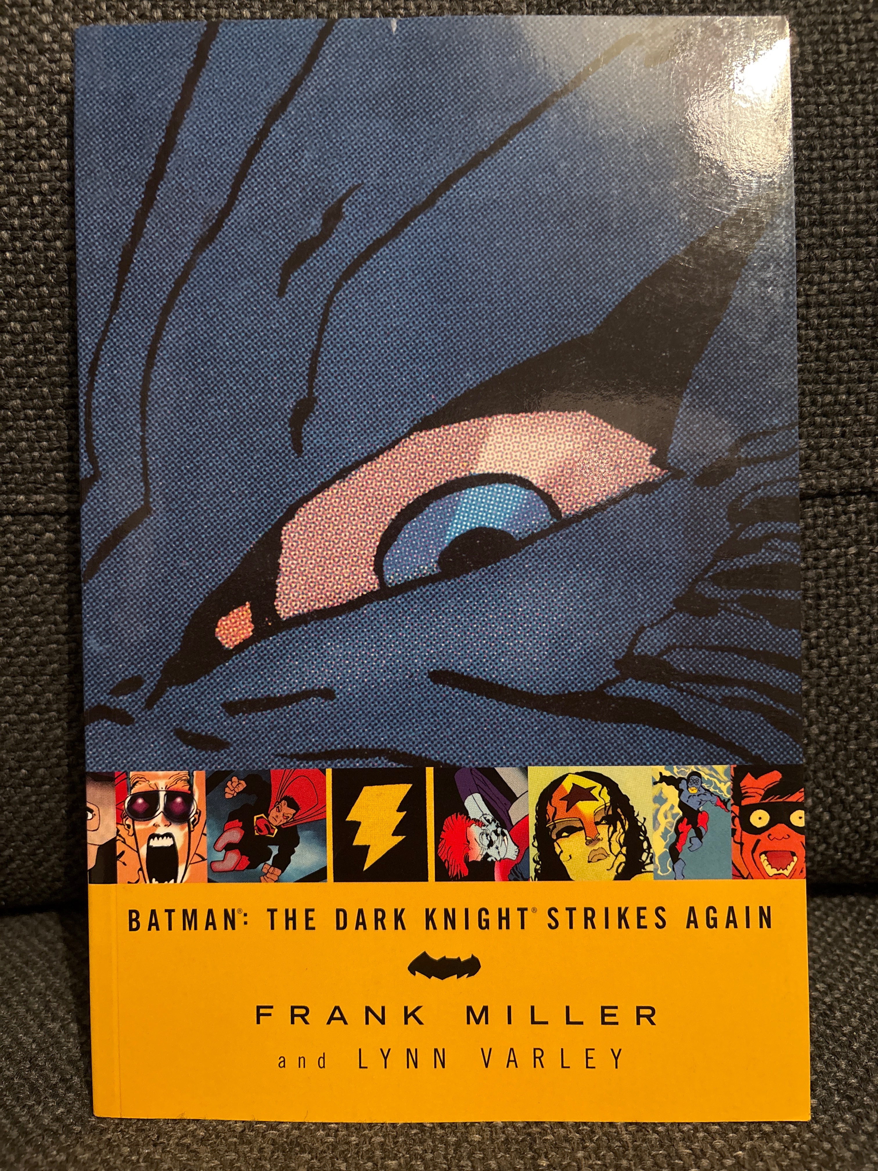 Dark Knight Strikes Again, The cover