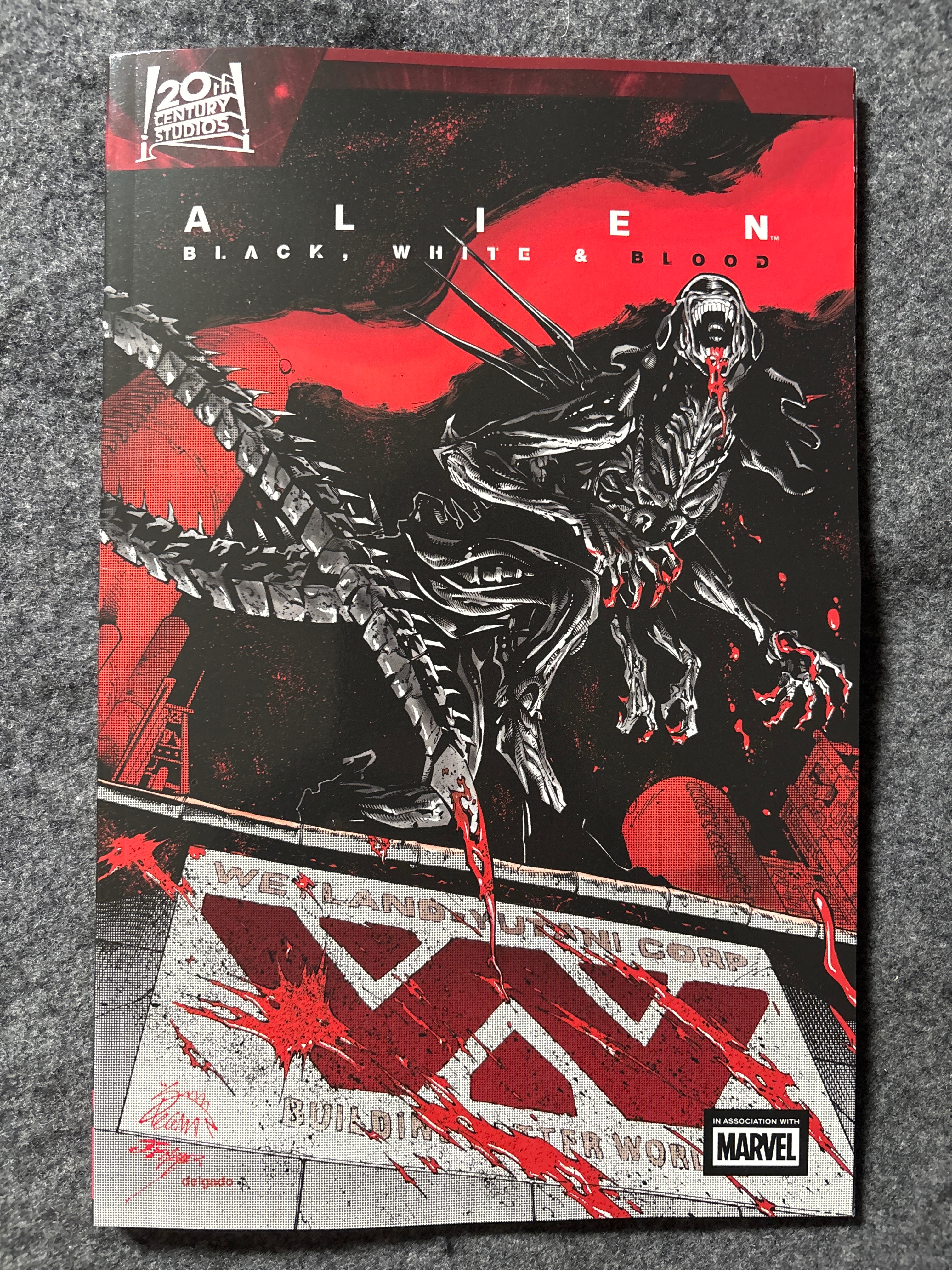 Alien: Black, white & blood cover