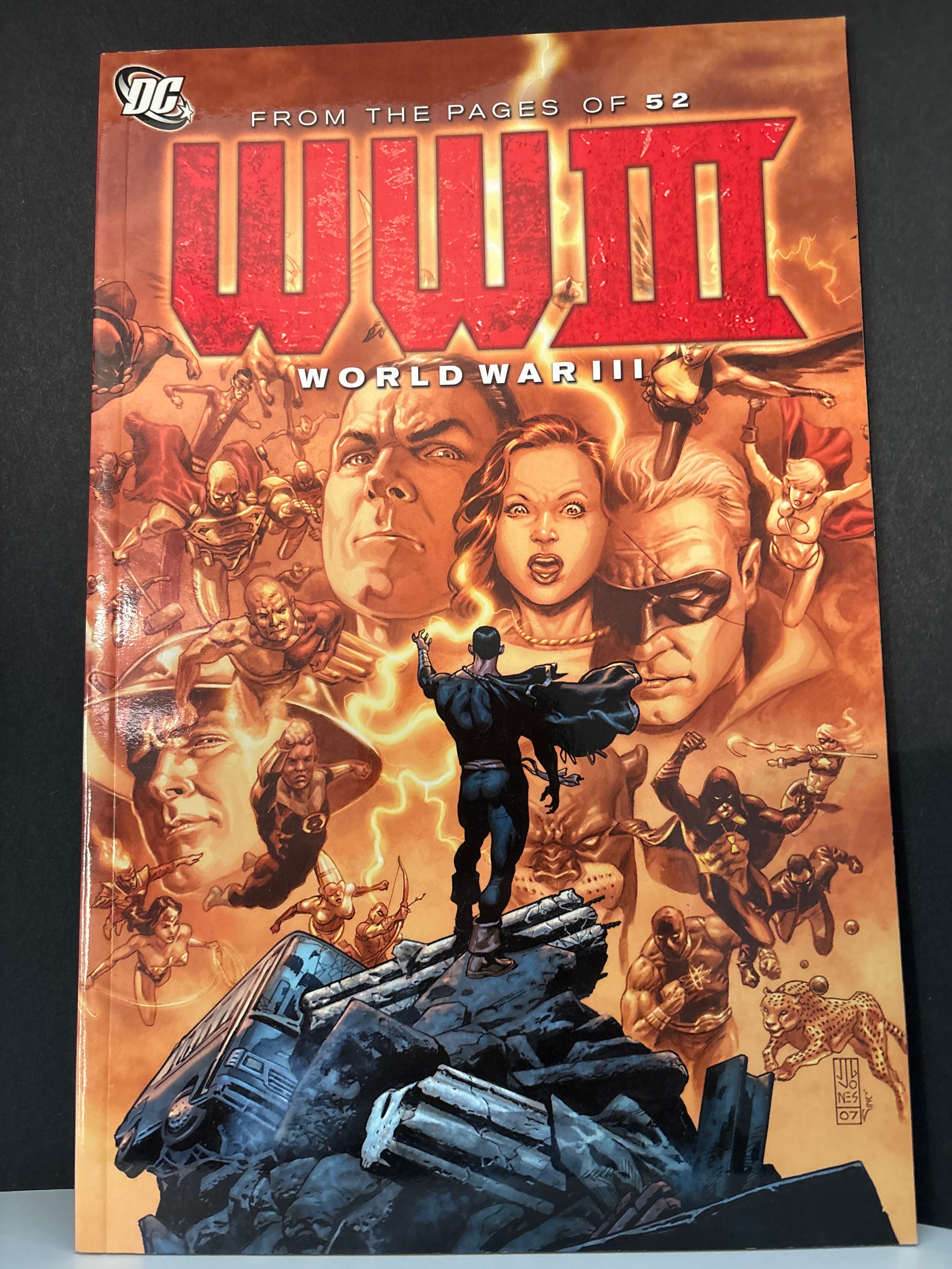 DC: World War III cover