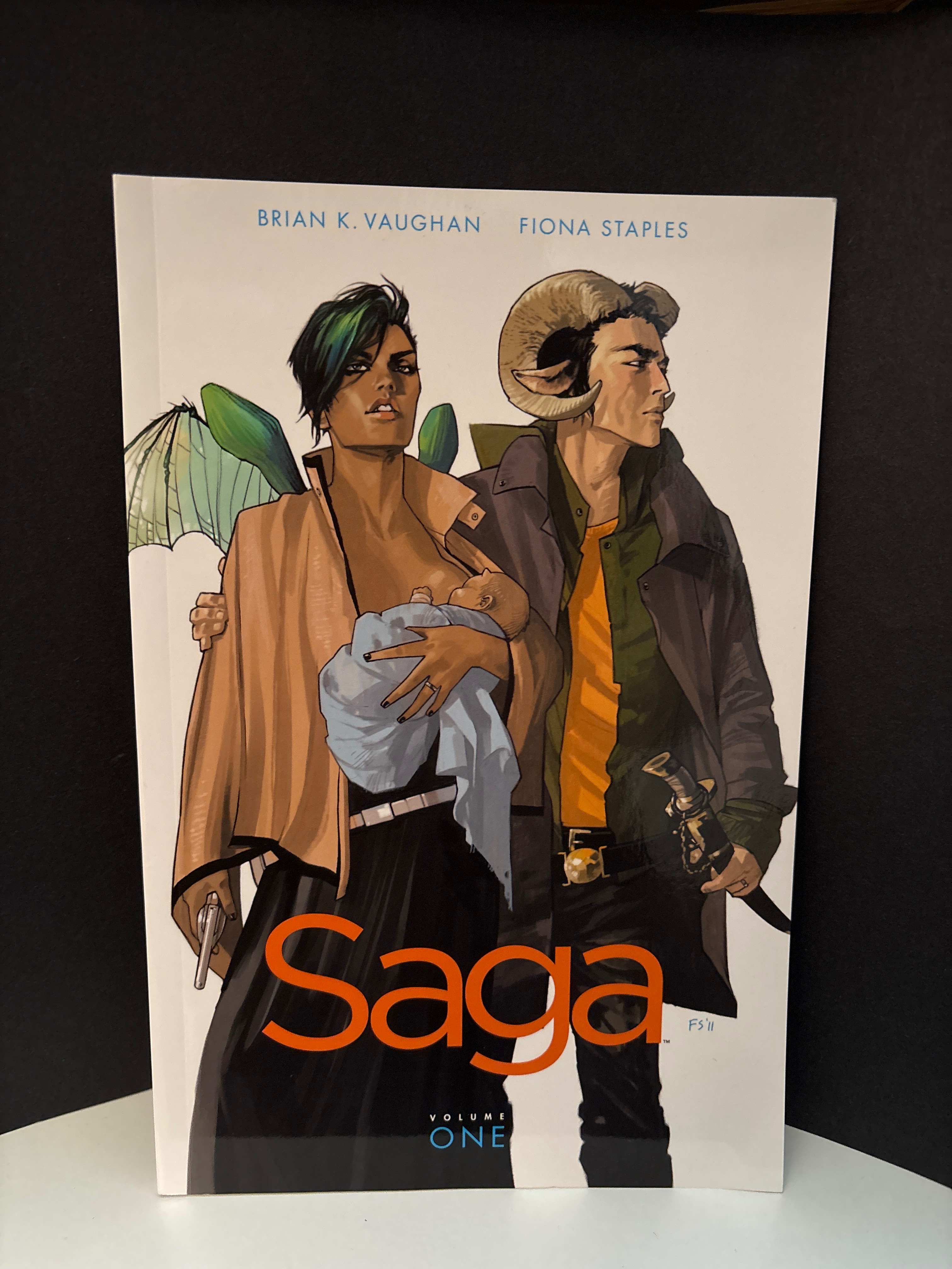 Saga vol 1 cover